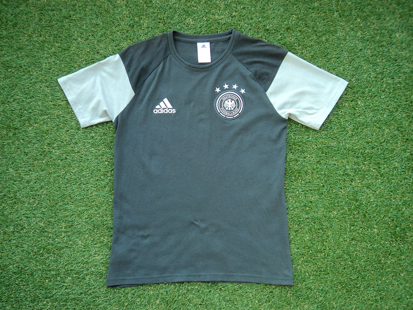 2015-2016 Γερμανία Adidas t-shirt - Small